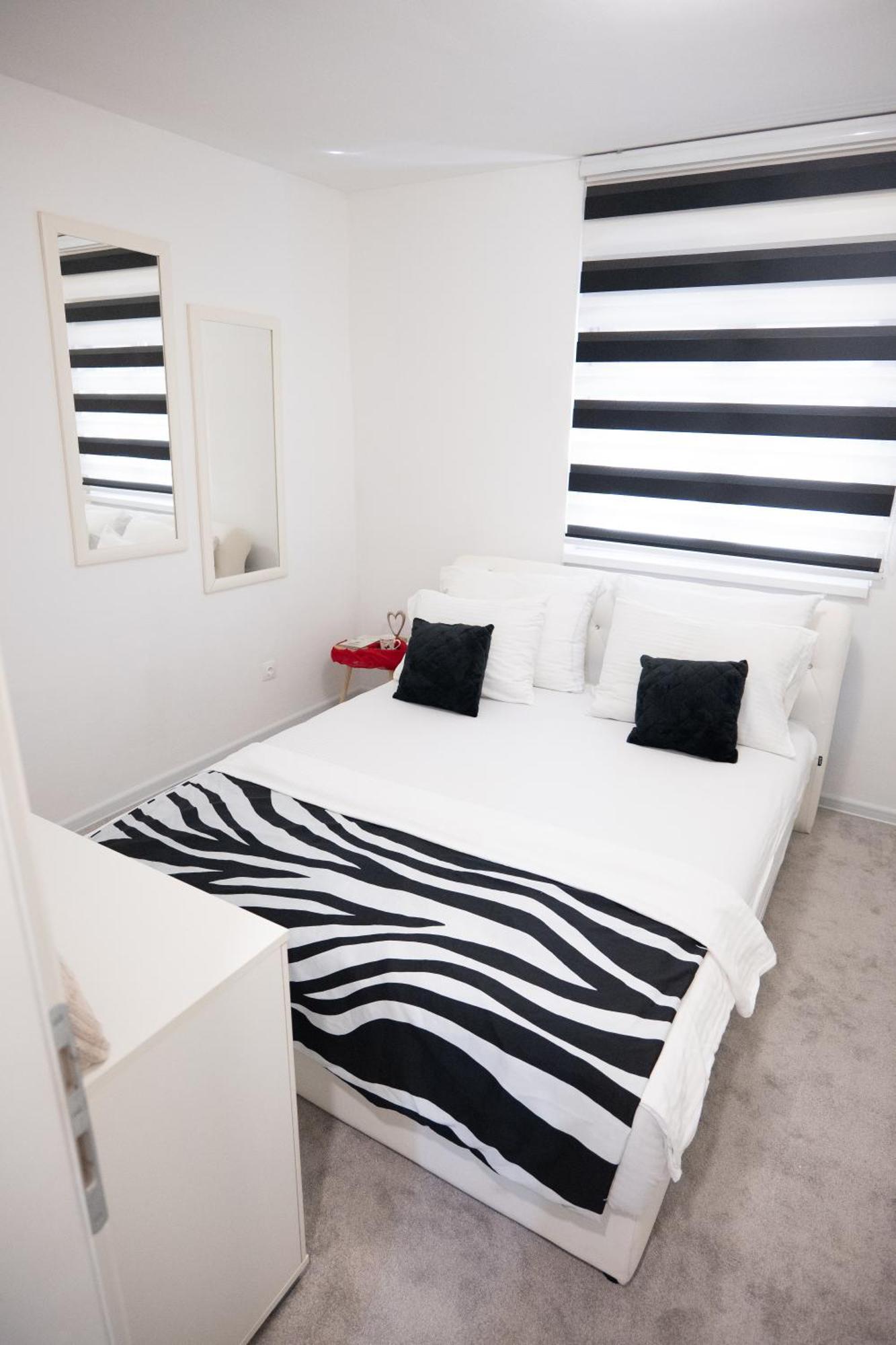 Grandeur Home Apartment Mostar - Free Parking Eksteriør bilde